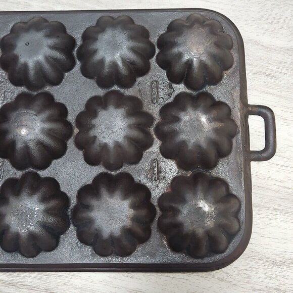 Cast Iron Turks Head Handled Muffin Pan Antique Heavy 12 Slot Unmarked Gatemark? - Picture 12 of 15